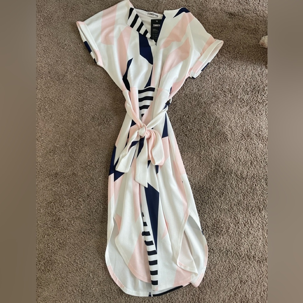 NWT women’s dress- great for work ! Sz L